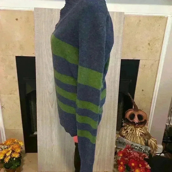 Cloth Logic Women’s Lambs Wool Sweater. Medium . Green, Blue. Preowned. - Picture 3 of 4